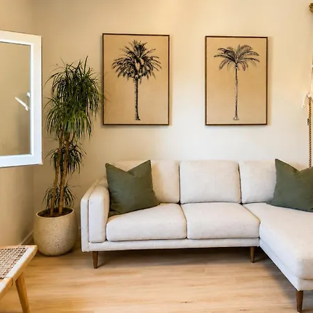 Banana Bungalow, Tranquil Escape Near
