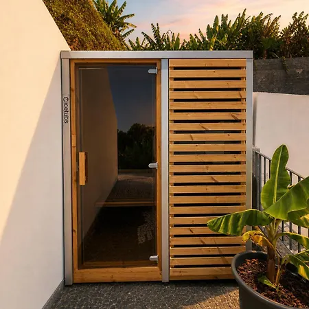 Banana Bungalow, Tranquil Escape Near Villa