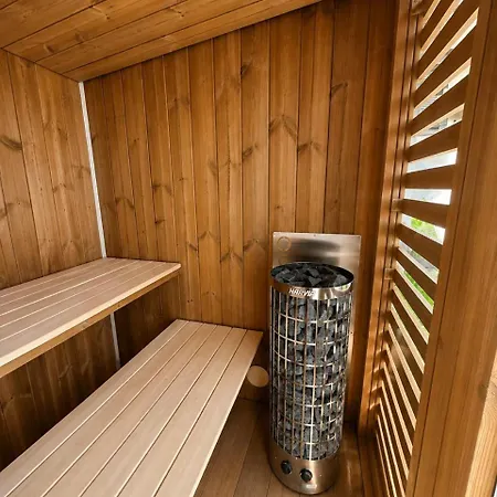 Banana Bungalow, Tranquil Escape Near Villa