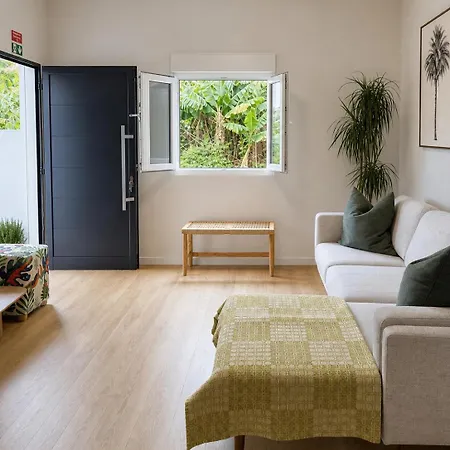 Villa Banana Bungalow, Tranquil Escape Near Funchal (Madeira)